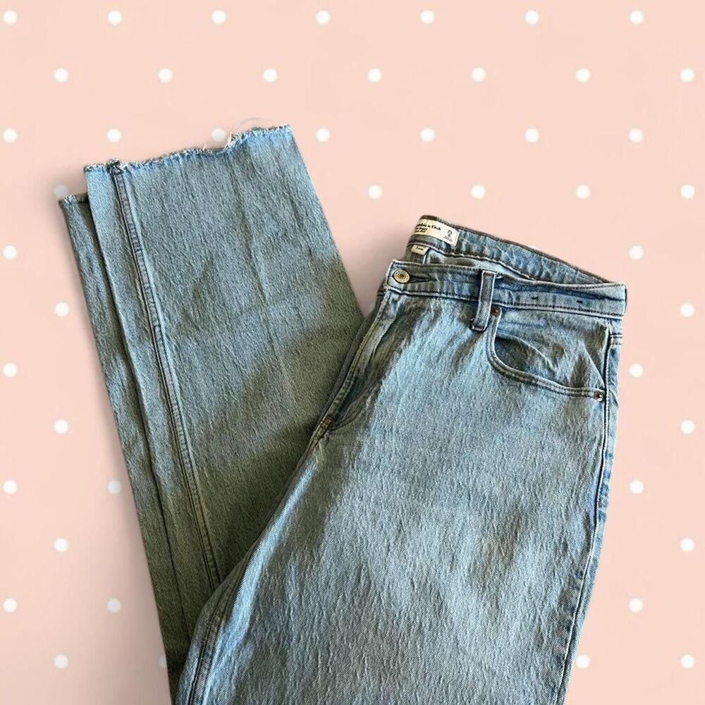 Abercrombie & Fitch Curve Love Low Rise Baggy Jeans